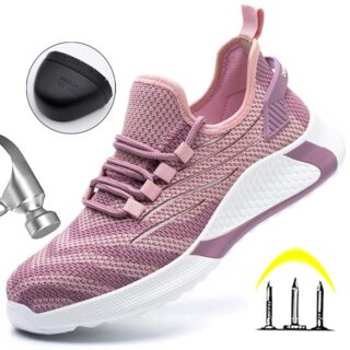 Photo représentant une basket de sécurité rose anti-écrasement et anti-crevaison pour femme sur un fond blanc