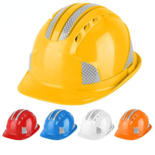 Casque de chantier jaune sur fond blanc. On voit également d'autres coloris en bas de l'image.