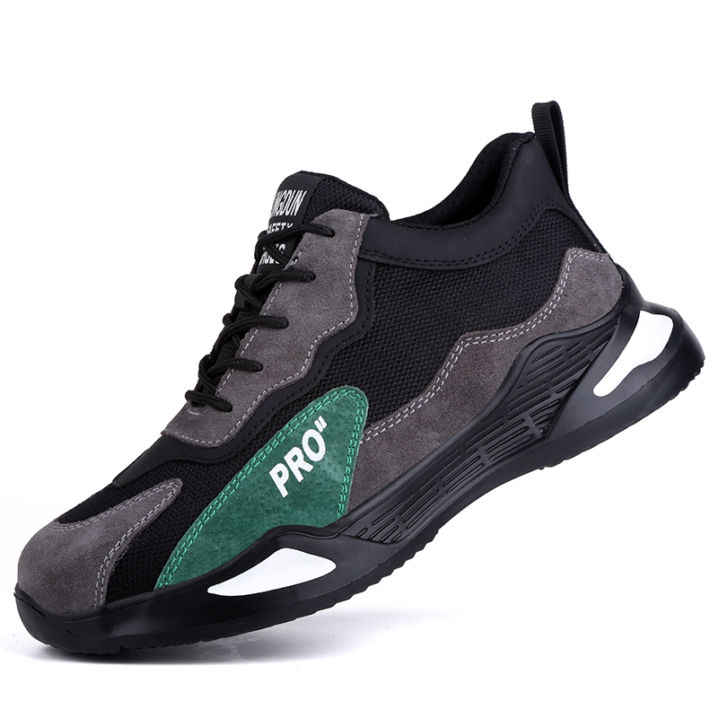 Chaussures de sécurité noires et grises avec des lacets noirs