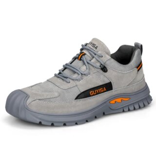 chaussures basket grises avec logo orange sur fond blanc