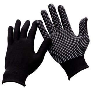 gants de manutention noirs avec boules antidérapantes blancs sur la paume, sur fond blanc