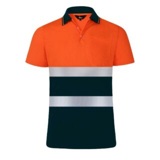 On voit un polo haute visibilité orange et noir avec deux bandes réfléchissantes.