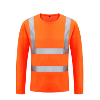 On voit un T-shirt haute visibilité orange avec des bandes réfléchissantes. Il est manches longues.