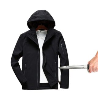 Veste noire anti-coupure avec un couteau sur la manche