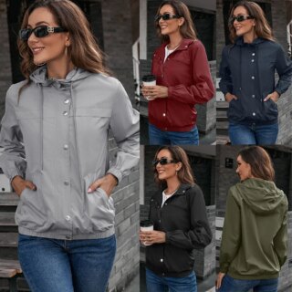 Photo représentant une femme portant les différentes couleurs de la veste de travail coupe-vent pour femmes