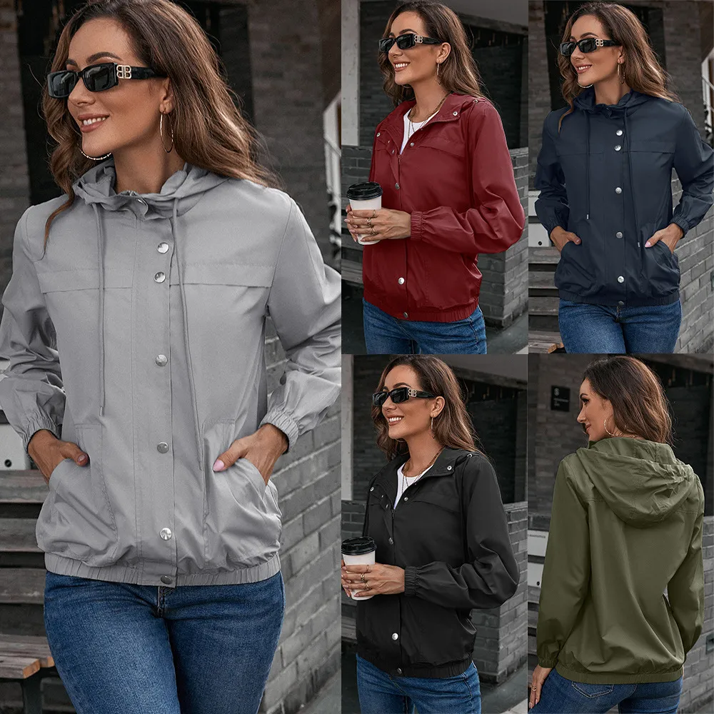 Photo représentant une femme portant les différentes couleurs de la veste de travail coupe-vent pour femmes