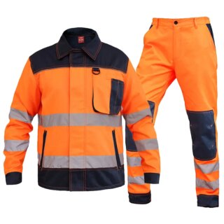veste et pantalon de haute visibilité orange et noire avec bandes réfléchissantes les manches, le corps et le bas du pantalon, sur fond blanc