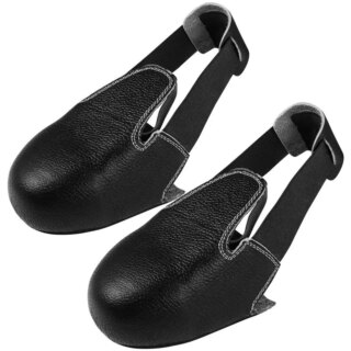 paire de coques de sécurité en cuir noir, sur fond blanc.