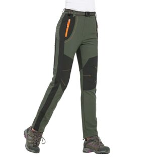 Pantalon de travail femme chaud et épais porté par une femme sur fond blanc